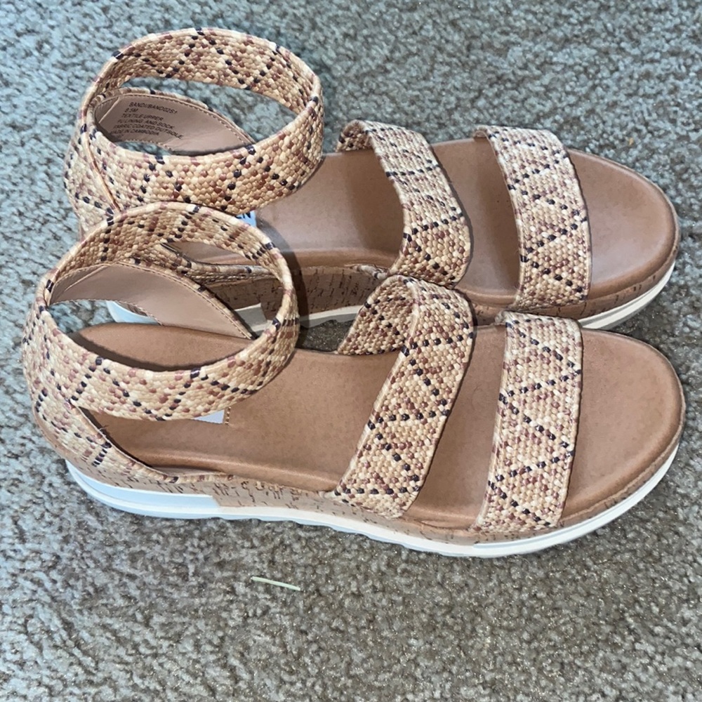 Brown Steve Madden size 8 women’s sandals